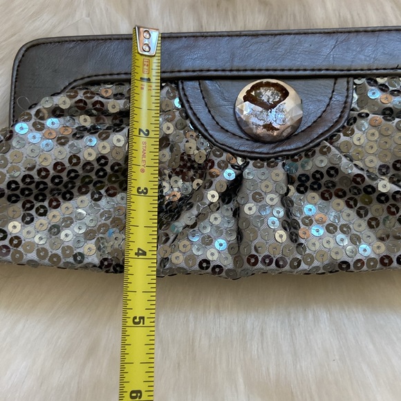 Mini sequin clutch - Picture 7 of 7